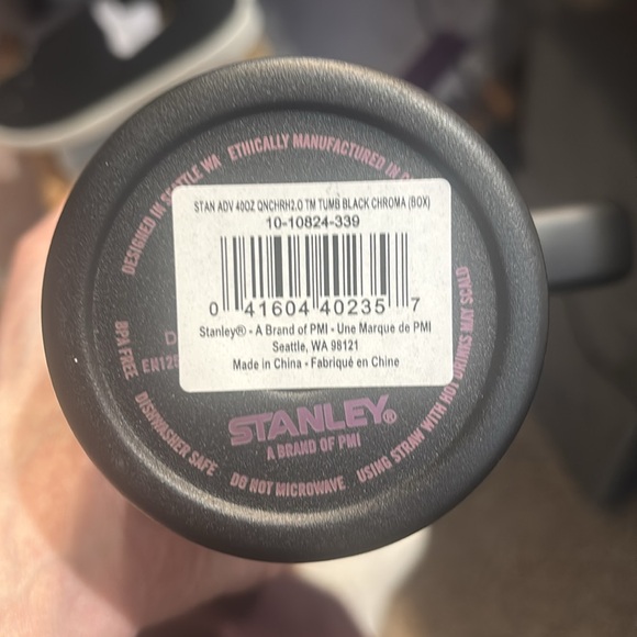 Stanley 40oz tumbler black chroma collection - Picture 5 of 5